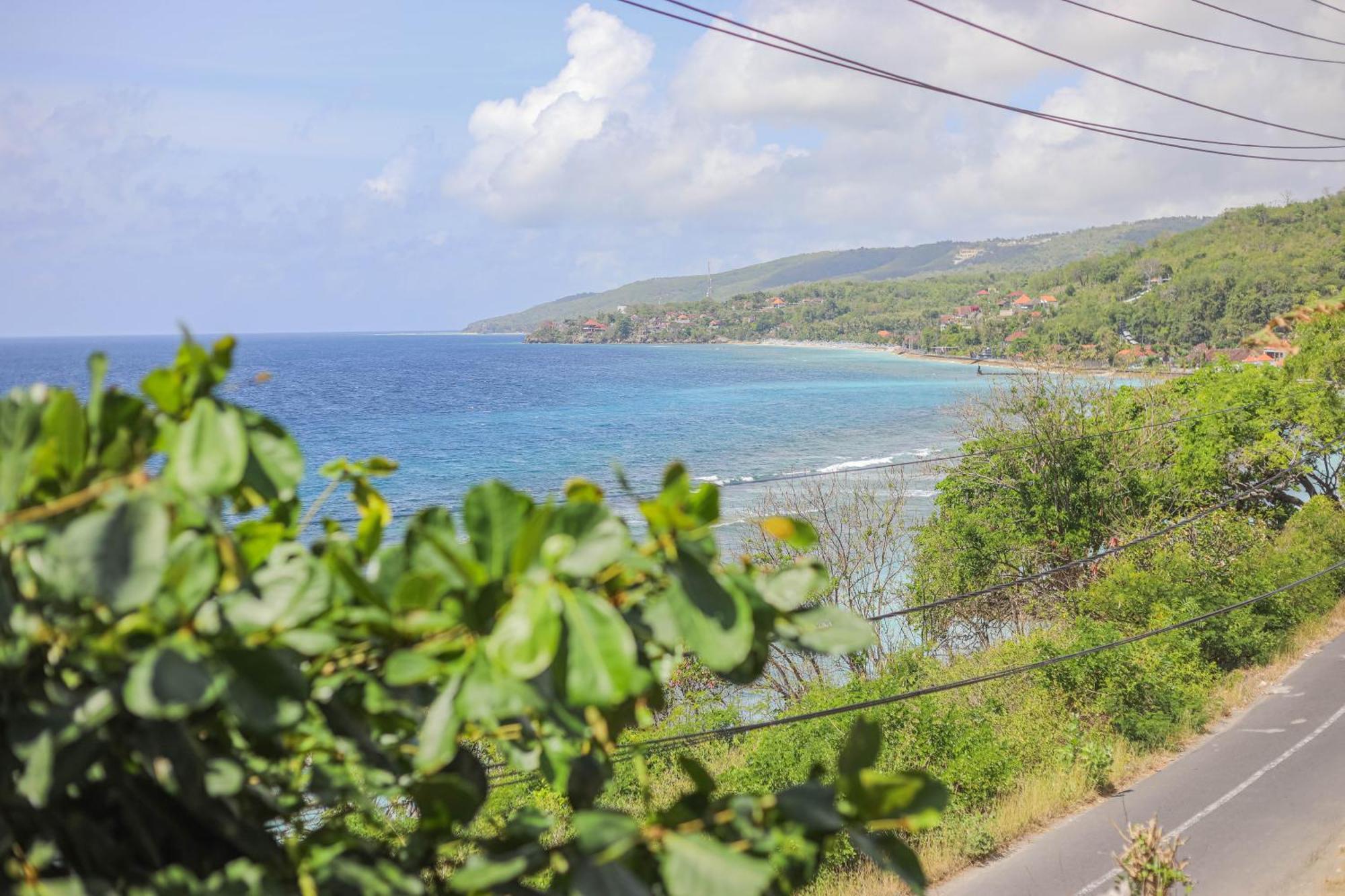 Manta Cottages With Sea View Batununggul Eksteriør billede