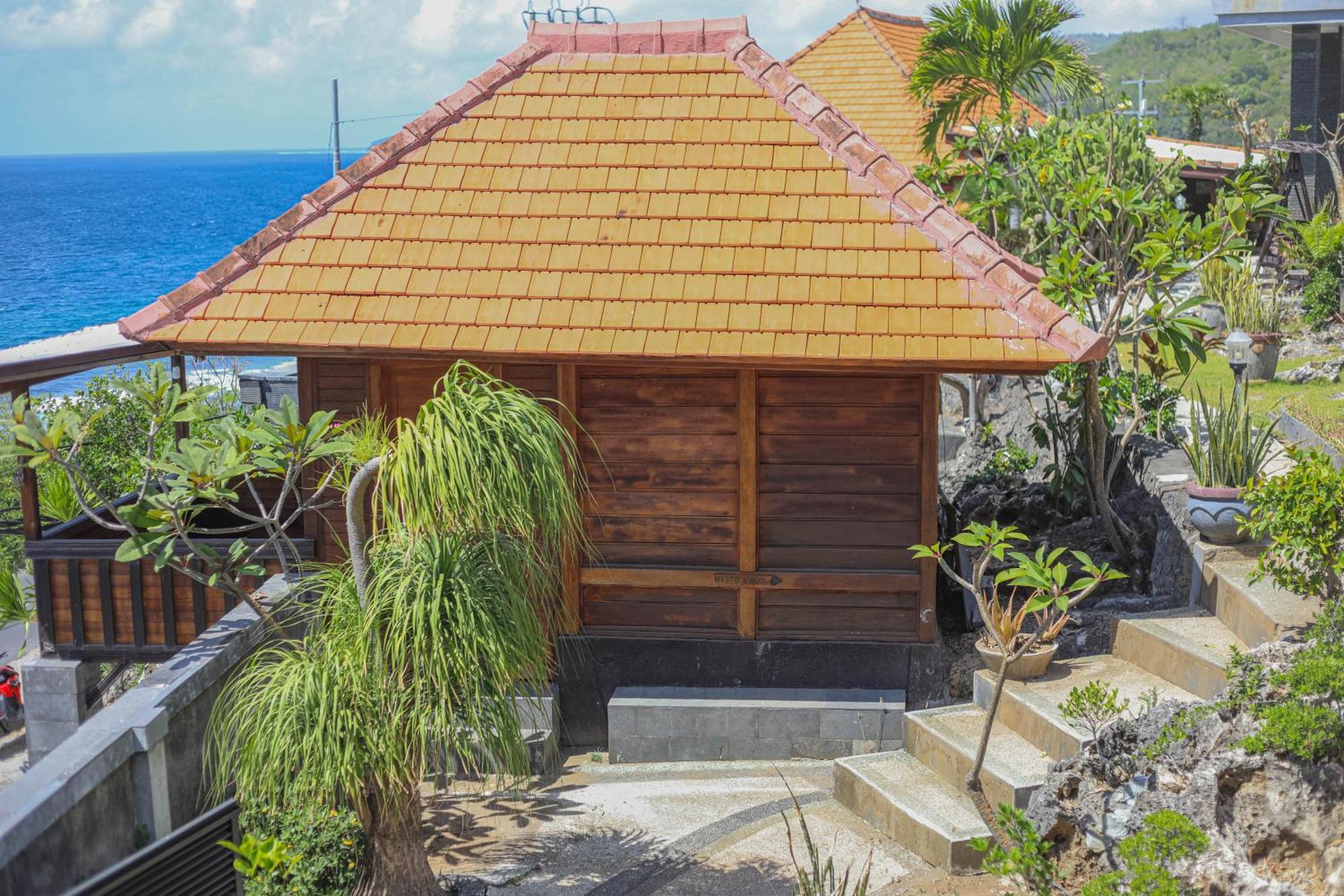Manta Cottages With Sea View Batununggul Eksteriør billede