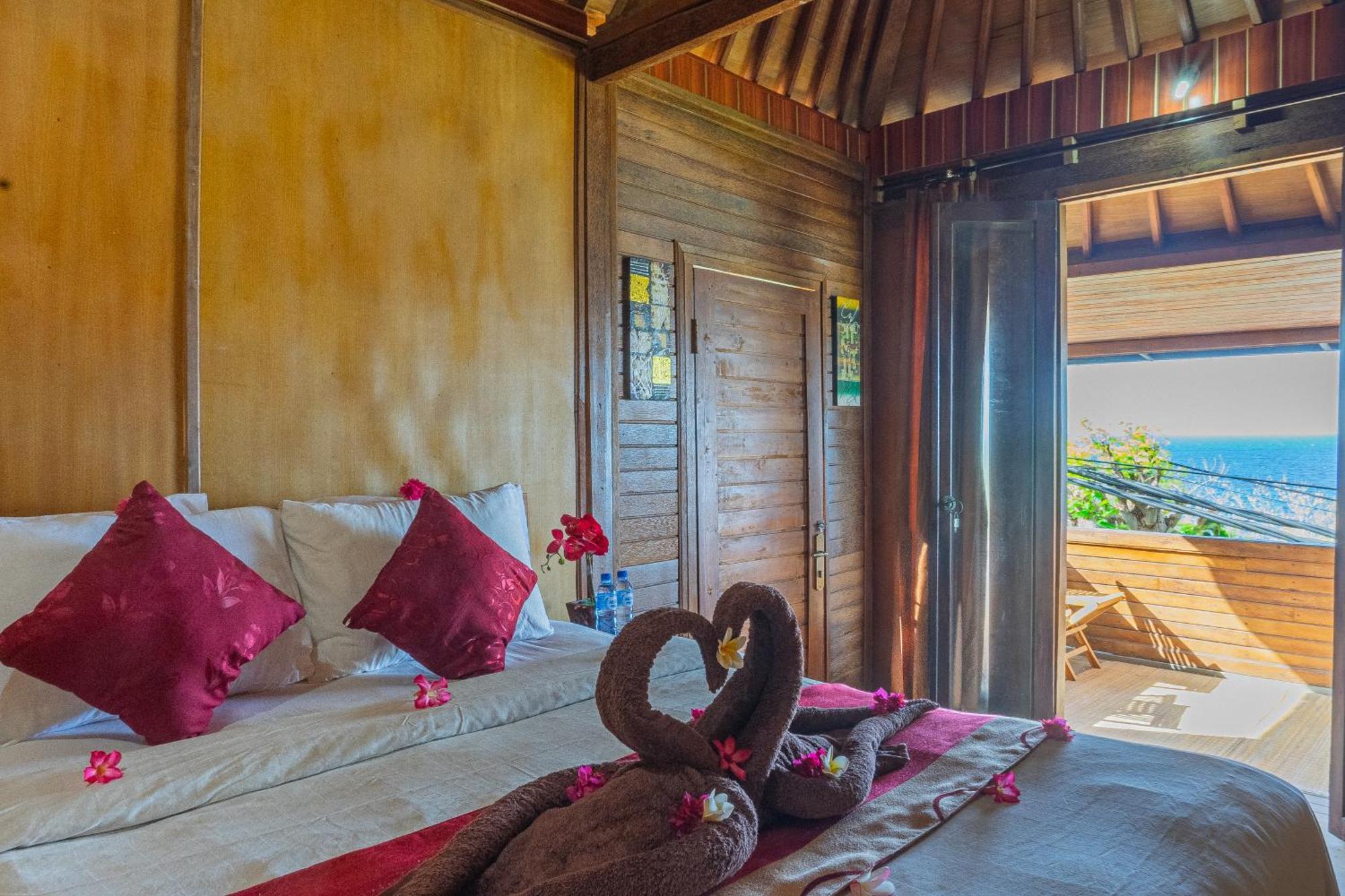 Manta Cottages With Sea View Batununggul Eksteriør billede